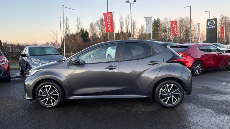 Toyota Yaris 1.5 Hybrid Design 5dr CVT Hybrid Hatchback